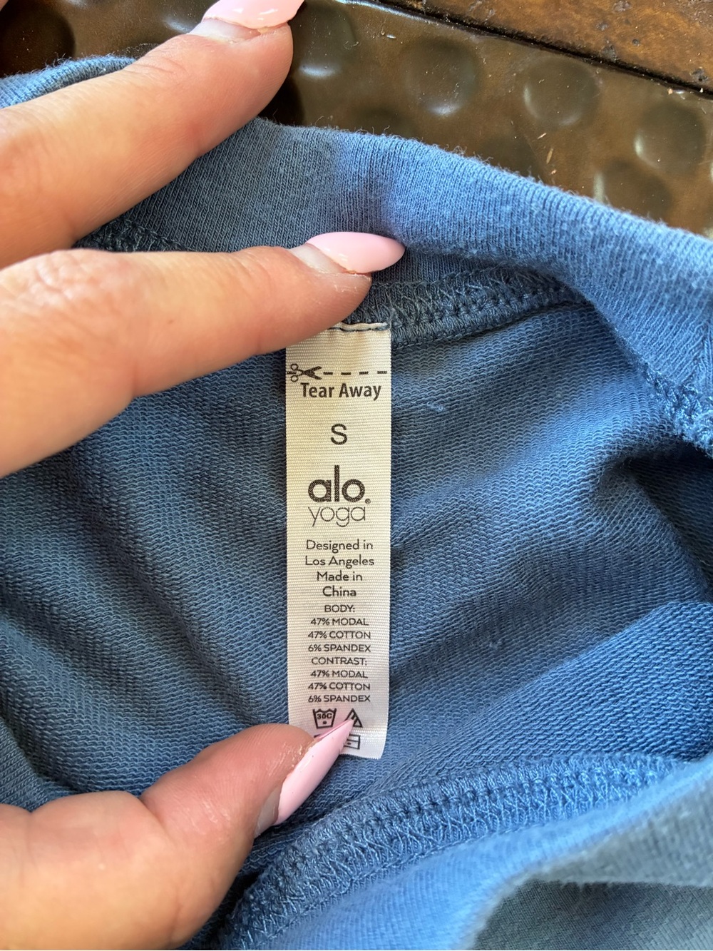 ALO Yoga Blue Cropped Long-Sleeve Sweatshirt - Picture 3 of 3